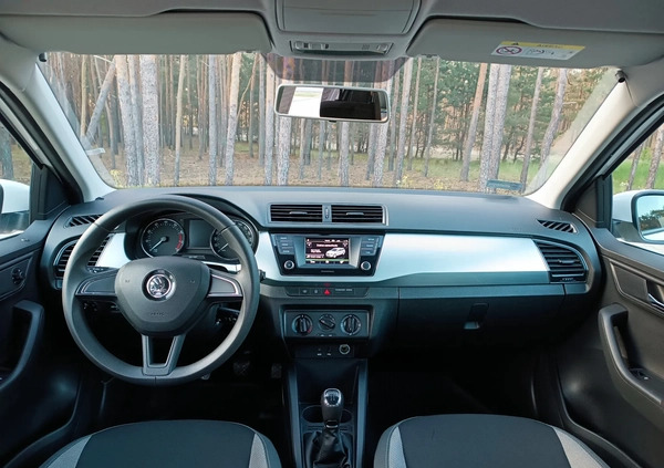 Skoda Fabia cena 34900 przebieg: 134950, rok produkcji 2017 z Góra małe 497